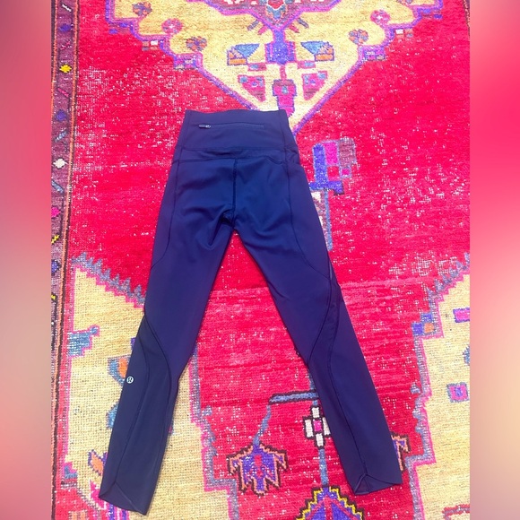 LULULEMON navy with mesh cut out leggings sz 2 - Picture 5 of 10